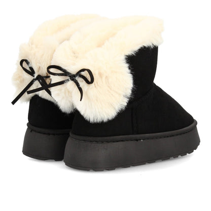 MERCEDES – BOTAS AUSTRALIANAS CON BORREGUITO NEGRAS