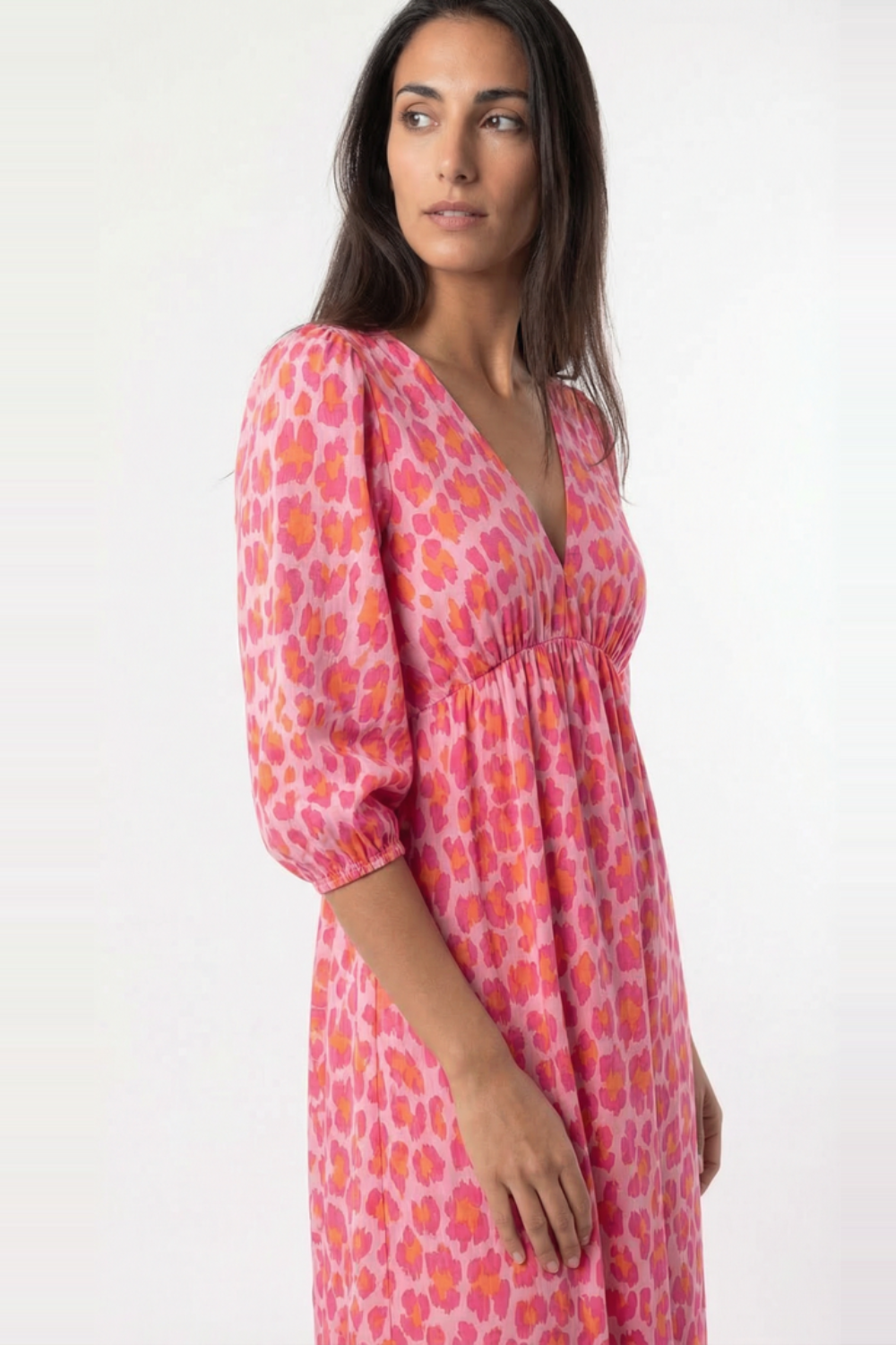 MARTINA - VESTIDO CON ESCOTE EN V Y ESTAMPADO FEMENINO
